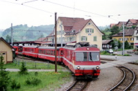 Der 1981 gebaute BDeh 4/4 Nr. 11 fährt aus Gais in Richtung Appenzell ab