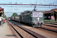 11 119 mit dem Schnellzug 2901 (Schaffhausen-Chur) in St. Margarethen.