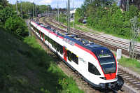 RABe 526 652 fährt aus dem Bahnhof Radolfzell in Richtung Konstanz aus