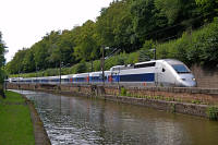 TGV 9217 von Paris nach Zürich am Arzviller Doppeltunnel.