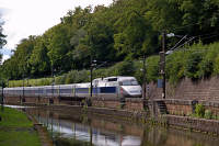 TGV-Réseau 542 am Arzviller Doppeltunnel.