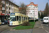 An der Endhaltestelle Reutebachgasse der Linie 5 steht GT8D-MNZ Nr.262.