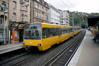 Nach kurzem Halt am Olgaeck wird Wagen 3213 gleich in Richtung Charlottenplatz im Tunnel verschwinden.