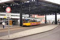 Verknüpfungspunkt des Stadtverkehrs Ulm ist die Haltestelle Ehinger Tor.