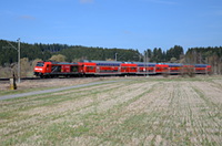 Zwischen Grüningen und Aufen ist 146 236 mit dem RE 4719 unterwegs.