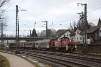 Ausfahrt von 294 730 mit Güterzug aus Donaueschingen