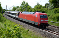 101 134 mit dem IC 186 (Zürich-Stuttgart) kurz nach Ergenzingen.