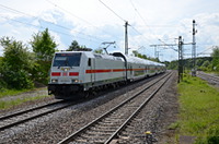 146 562 mit Twindexx-Wagen bei der Einfahrt in Eutingen.