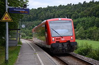 RB 22413 mit 650 009 am Bahnhof Müen.