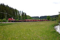 In Gammertingen wurde die Gravita abgehängt und V 150 befördert den Zug alleine weiter. Das Bild entstand kurz vor Hettingen.
